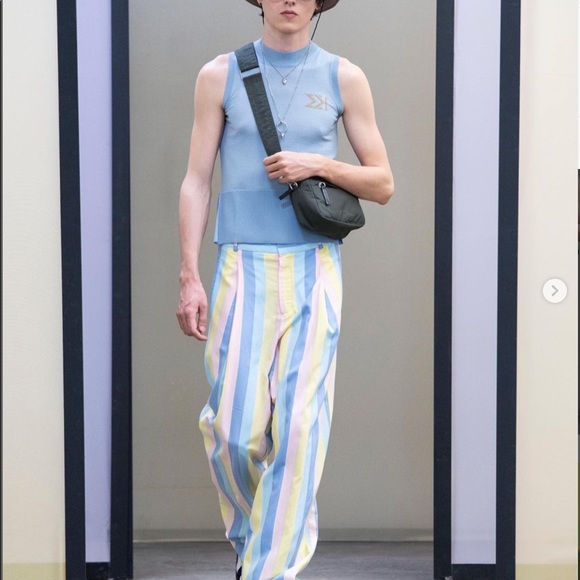 MAISON KITSUNE Camera bag worn once like new with dust bag - Picture 2 of 11